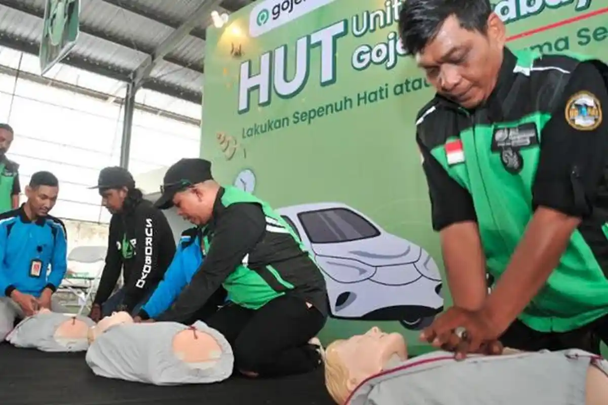 Gojek Berikan Pelatihan Pertolongan Pertama Gawat Darurat untuk Team URC Gojek Jawa Timur