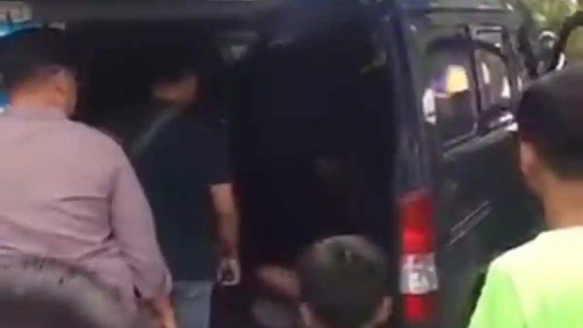 Viral 7 Remaja di Tulungagung Cekoki Bocah 7 Tahun dengan Miras, Bikin Geram Warga