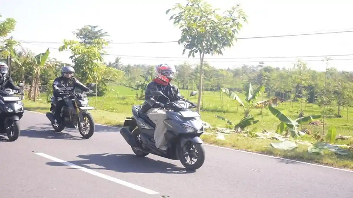 Astra Motor Sumsel Bagikan Tips Berkendara Aman di Cuaca Panas