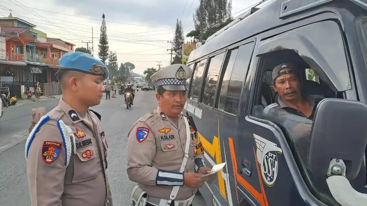 Operasi Keselamatan Toba 2025: 10 Pengendara Ditilang di Dairi, Mayoritas Tak Pakai Helm
