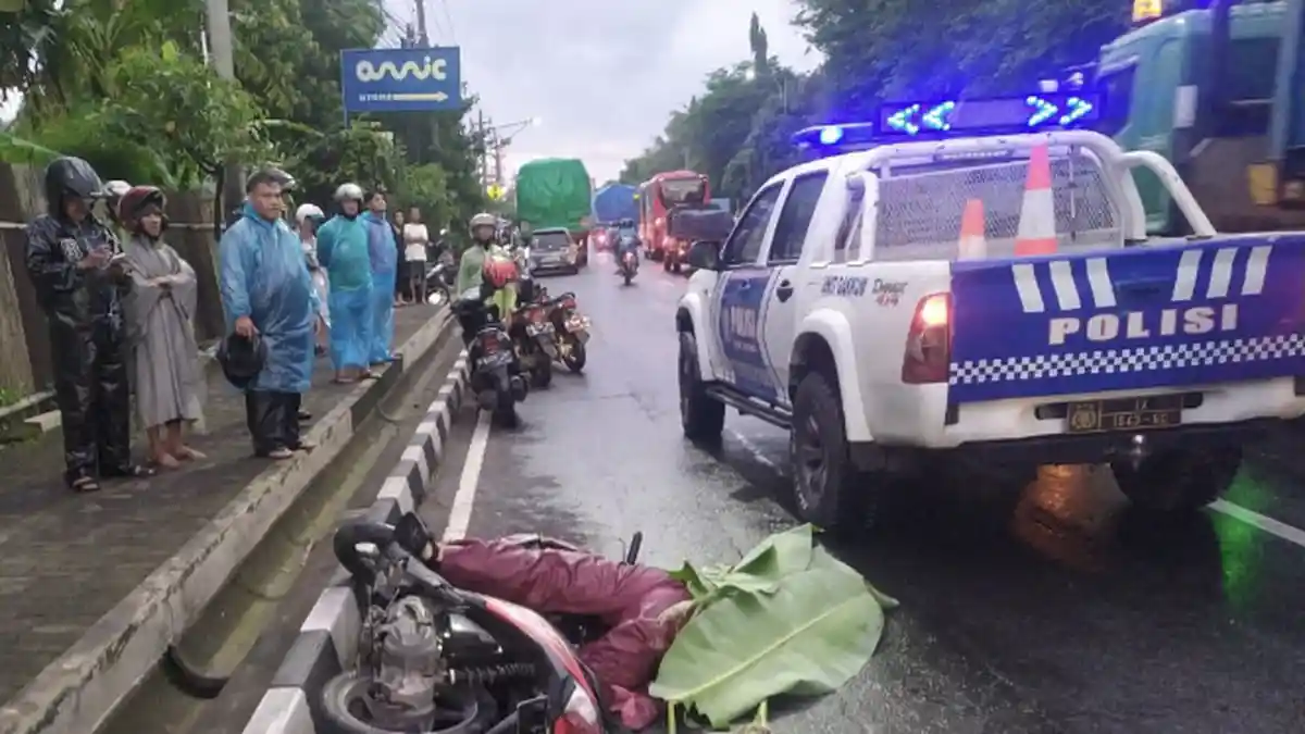 Kecelakaan Maut di Ungaran Pengemudi Motor Tewas Setelah Gagal Nyalip Truk