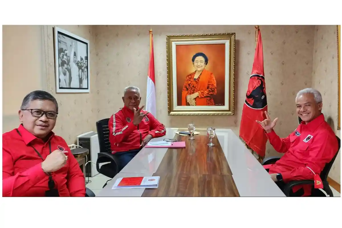 Ganjar Pranowo Tiba di Kantor DPP PDIP, Temui Hasto dan Komarudin Watubun