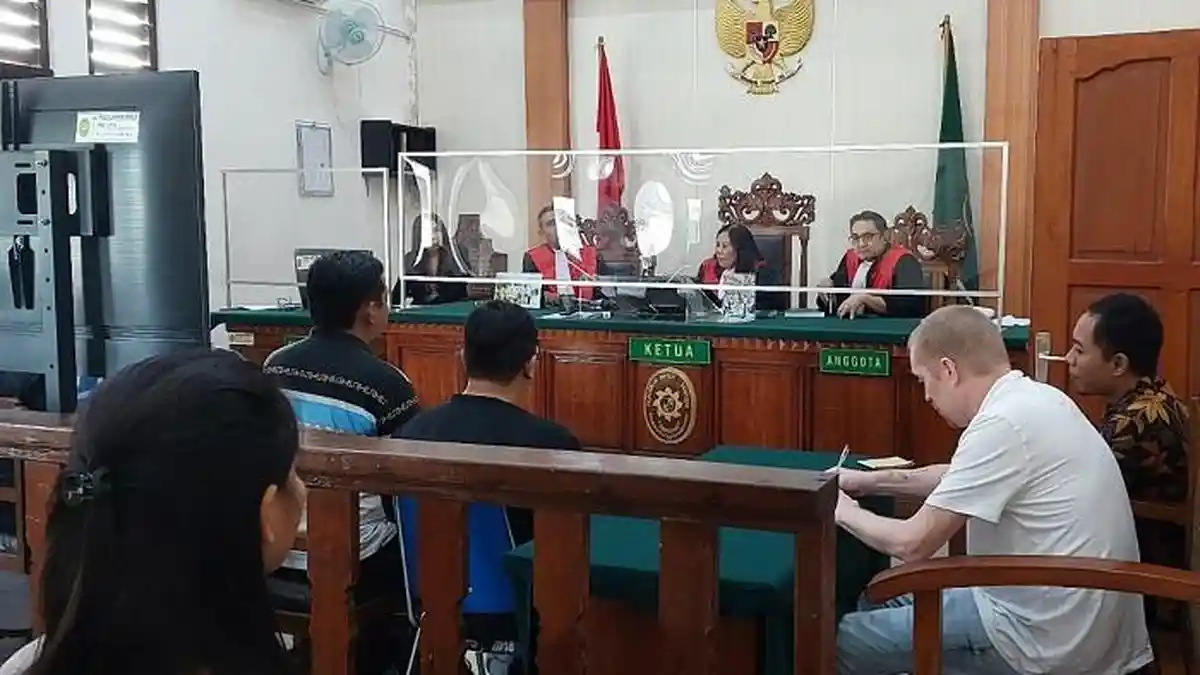 WN Inggris Aniaya Polisi Polsek Kuta hingga Pingsan