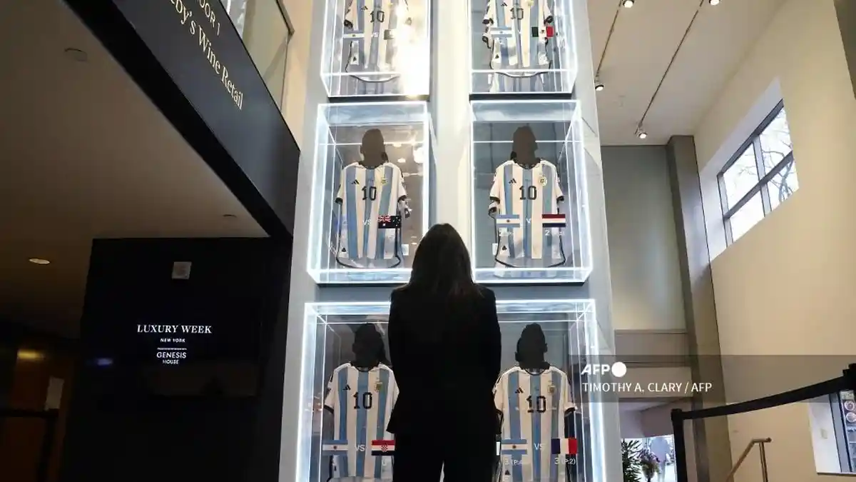 6 Jersey Lionel Messi saat Bela Argentina Dilelang, Tawaran Gila Langsung Masuk
