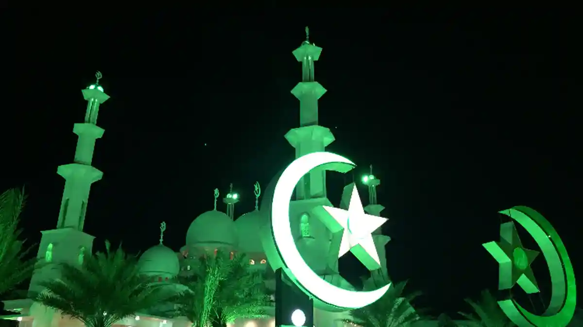 TRIBUNWIKI: Rekomendasi Masjid Megah yang Ada di Kota Padang
