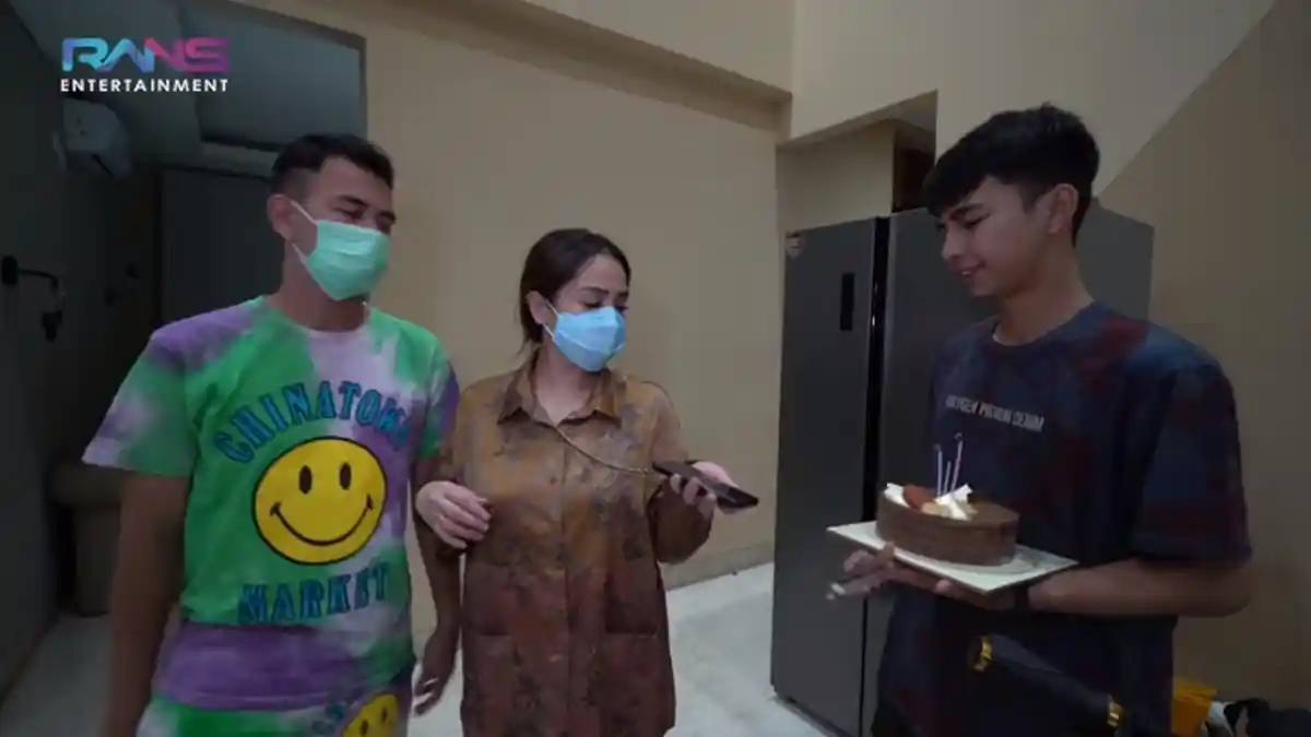 Berharap Dapat Kado Handphone dari Raffi Ahmad, Dimas Kena Semprot Nagita Slavina : Ngarep Lo