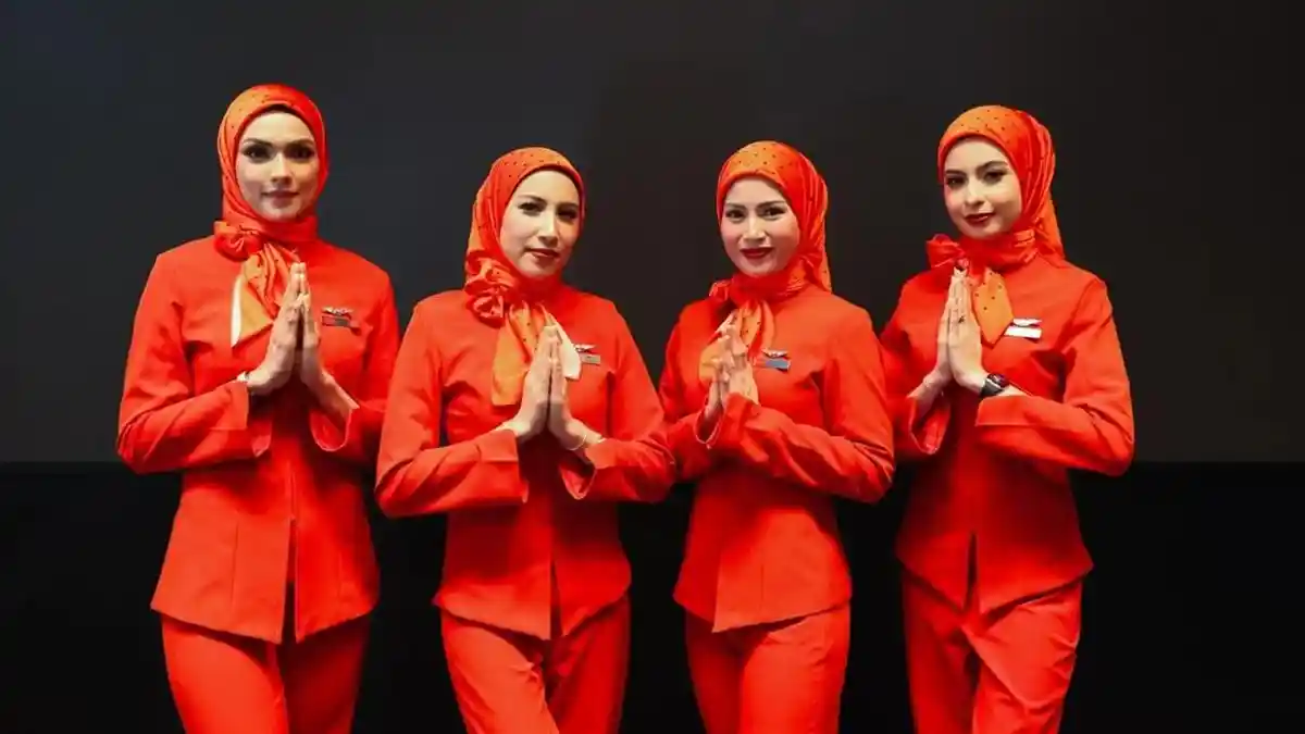 Pramugari Air Asia Akan Kenakan Seragam Hijab Mulai Ramadan 2026 Mendatang