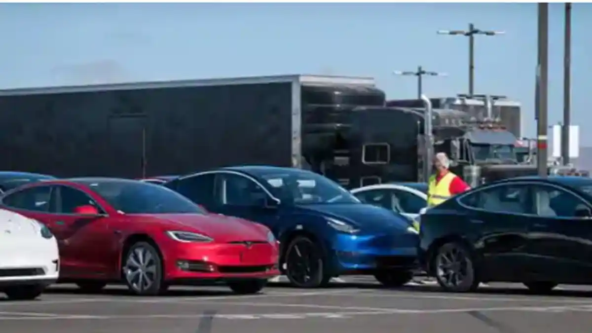 Tesla Telah Mampu Buka Mata Dunia Pada Mobil Listrik