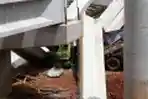 Girder Proyek Tol Depok-Antasari Roboh