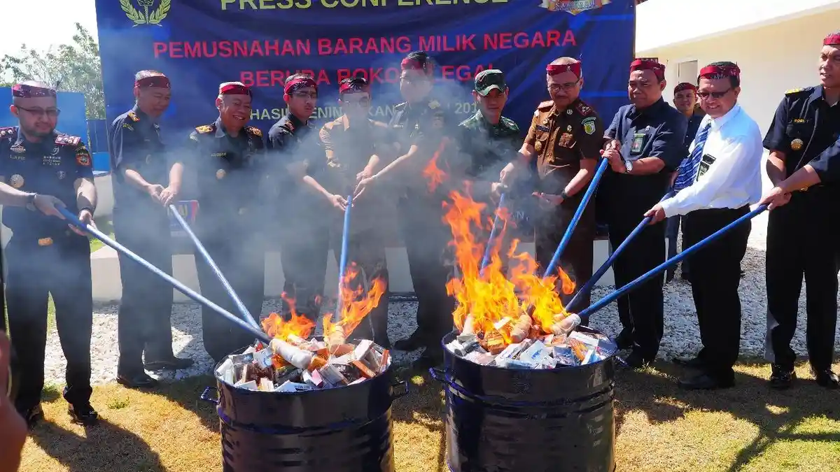 Aksi Bea Cukai Madura Bantu Tekan Peredaran Rokok Ilegal