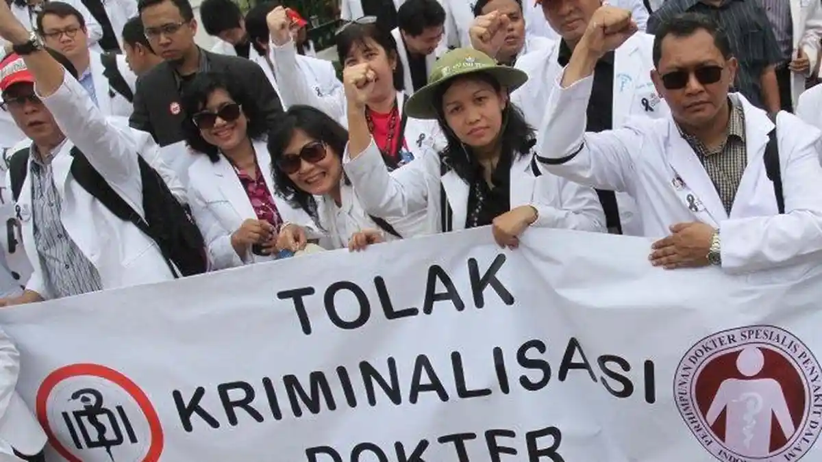 Ribuan Dokter Hari Ini Tinggalkan Meja Praktek untuk Demonstrasi di Gedung DPR RI, Ini Tuntutannya