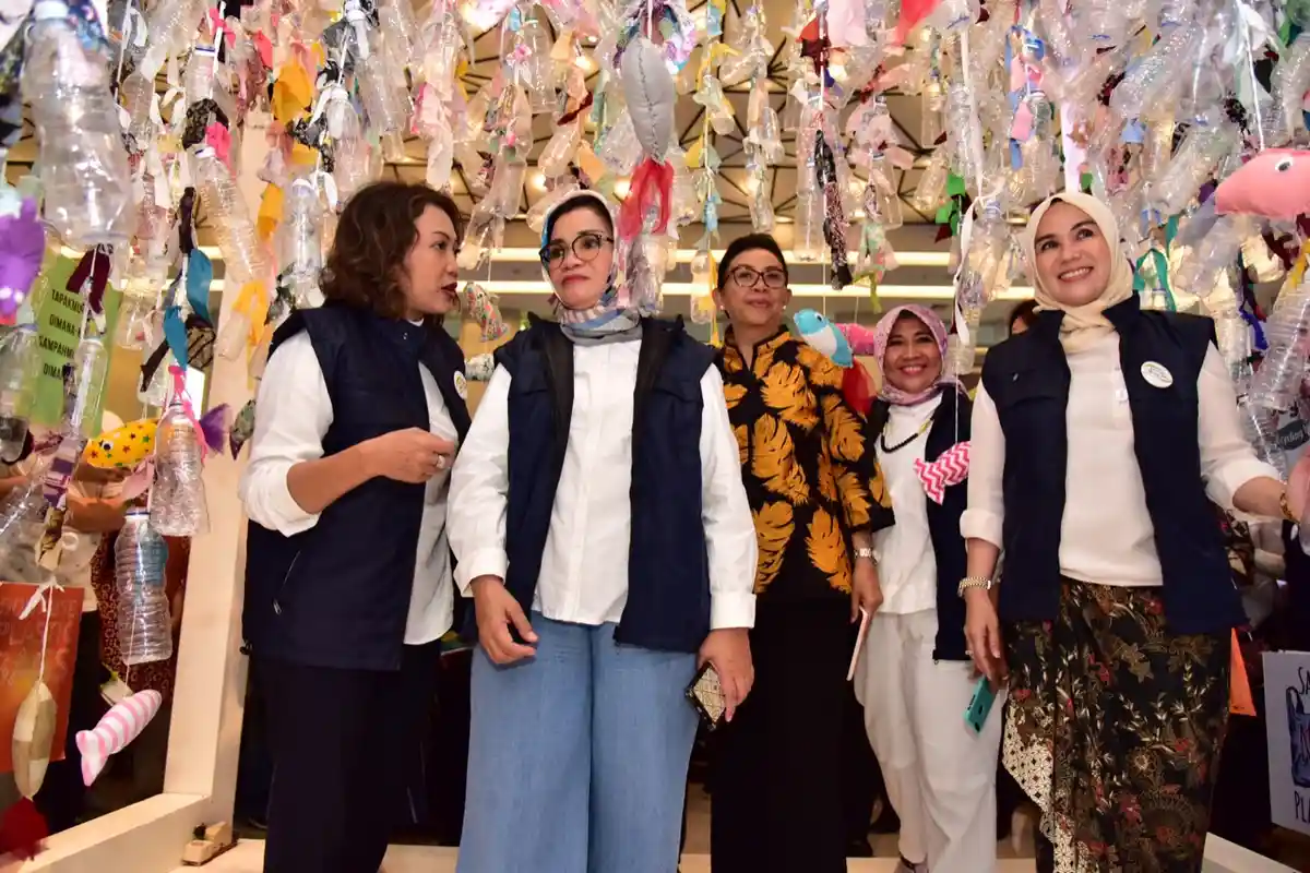 PKK Sulsel di Bawah Kendali Lies F Nurdin Bermitra dengan Berbagai Pihak Demi Kurangi Sampah Plastik - ketua-tim-penggerak-pkk-provinsi-sulawesi-selatan-lies-f-nurdin-4-542020.jpg