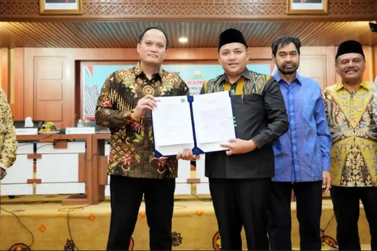 KPK Serahkan Hibah Aset Rampasan Negara Rp 1,3 Miliar pada Pemkab Pasuruan