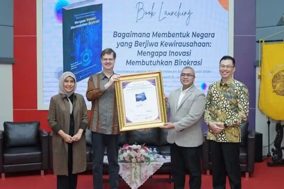 UI dan KemenPANRB Kolaborasi Luncurkan Buku, Prof Wolfgang: Birokrasi Harus Berperan Strategis
