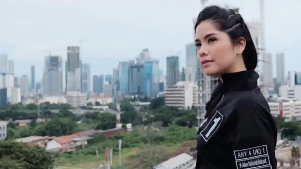 Tampak Mlengos Saat Bersalaman dengan Ibu-ibu, Annisa Pohan Jadi Sorotan Netizen!