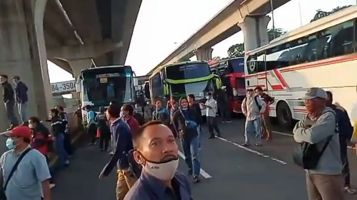 Viral Pemudik Hina Polisi Gara-gara Penyekatan, Setelah Dites Ternyata Positif Covid-19