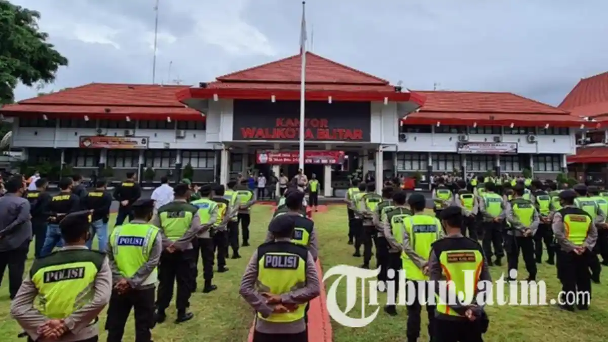 Pengamanan Malam Tahun Baru 2021 di Kota Blitar, Pelanggar Protokol Kesehatan Dirapid Test di Tempat