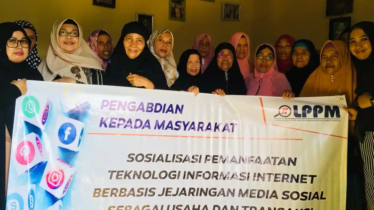 Sosialisasi Pemanfaatan Teknologi Informasi Berbasis Jejaringan Medsos Sebagai Usaha Dan Transaksi