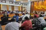 LARANG Praktik Beri Fee, Antisipasi Penyalahgunaan Anggaran, Ketua DPRD Kumpulkan Penerima Hibah!
