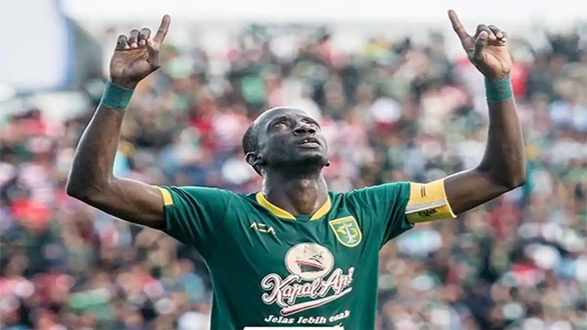SEDANG LIVE, Link Streaming Persebaya Vs Persipura, Duel Makan Konate Vs Boaz Solossa, LIVE Indosiar