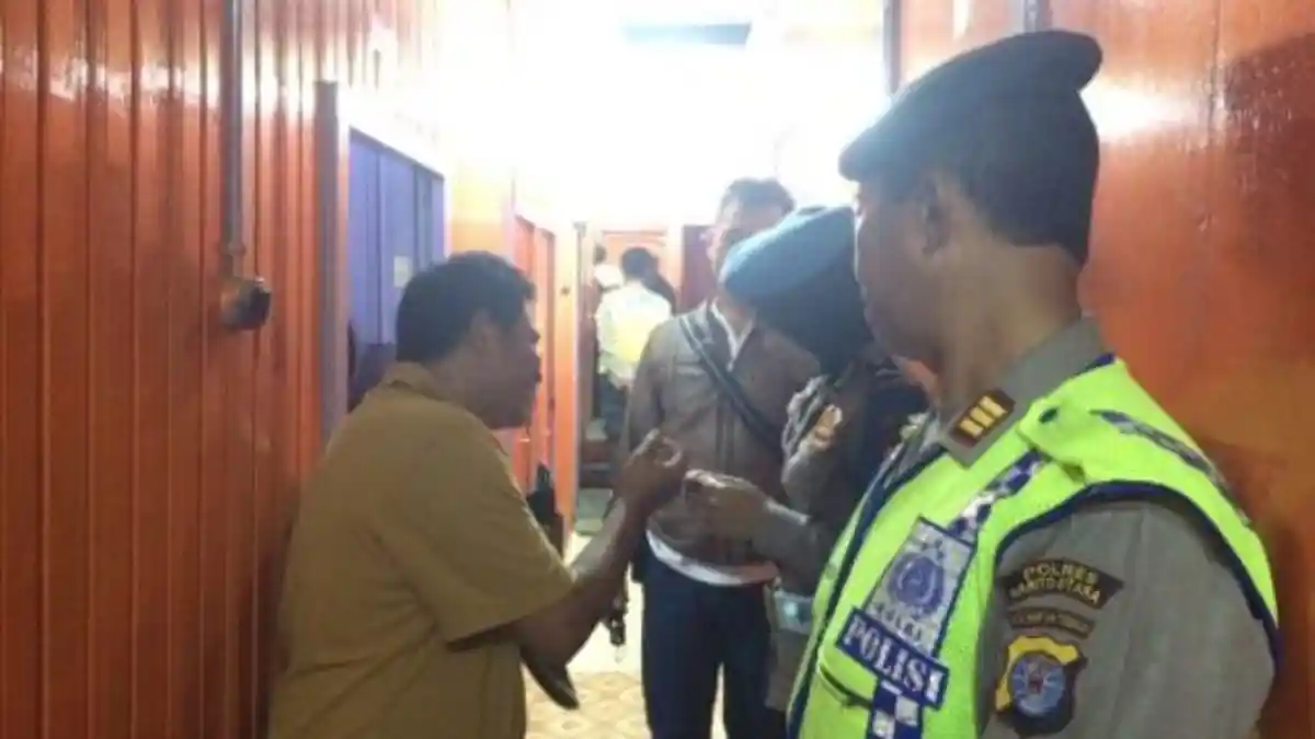 Oknum Polisi Terjaring Razia Gabungan di Kamar Hotel Bersama 'Pasangannya'