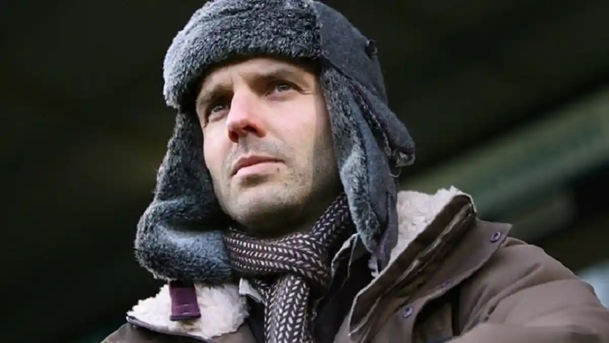 Paul Tisdale Pelatih Modis dan Nyentrik