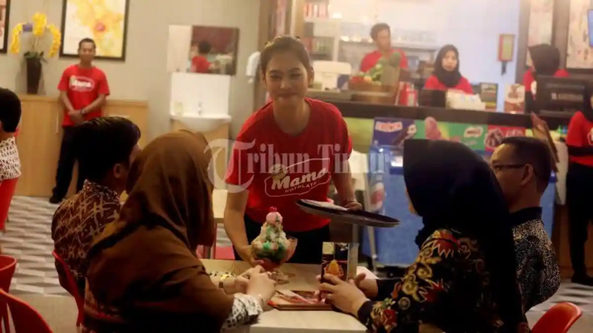 Foto: Outlet ke 9 Mama Hotplate Beroperasi di Trans Studio Mall - hotew_20181019_202625.jpg