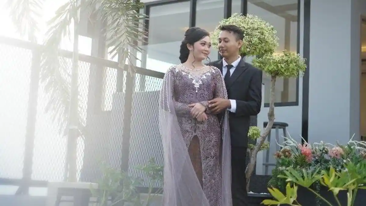 Pernikahan Romantis di Poolside Rooftop, Ciptakan Momen Tak Terlupakan