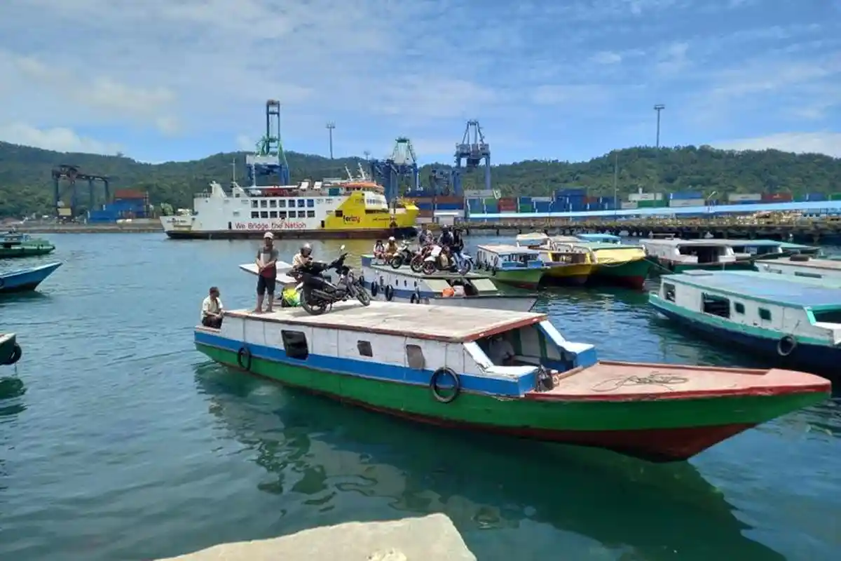 Daftar Tarif Taksi Perahu Rute Dermaga Ruko Winenet Bitung ke Pulau Lembeh