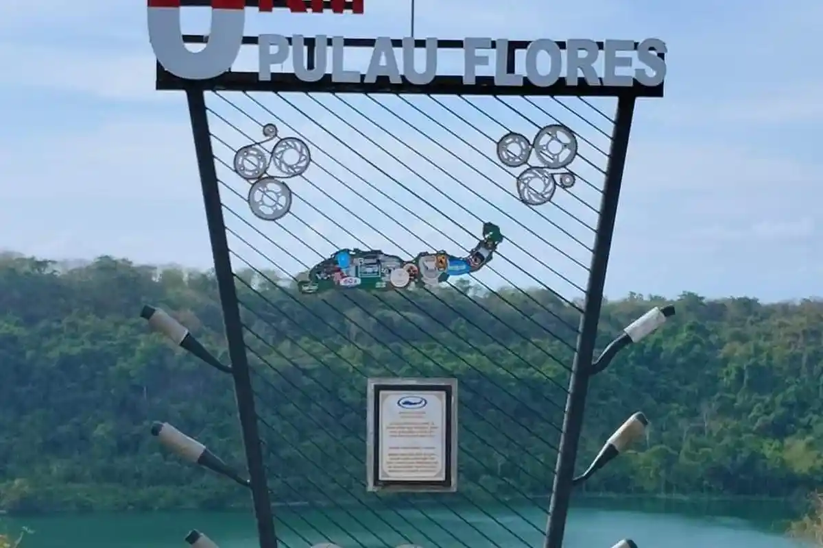 Jelajah Titik Nol Kilometer Pulau Flores di Tanjung Bunga, Flores Timur