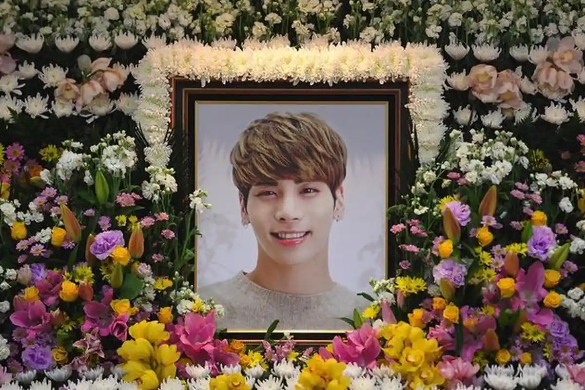 Ini Penyebab Kematian Jonghyun. Dimakamkan Hari Ini Diantar Keluarga dan Sederet Artis