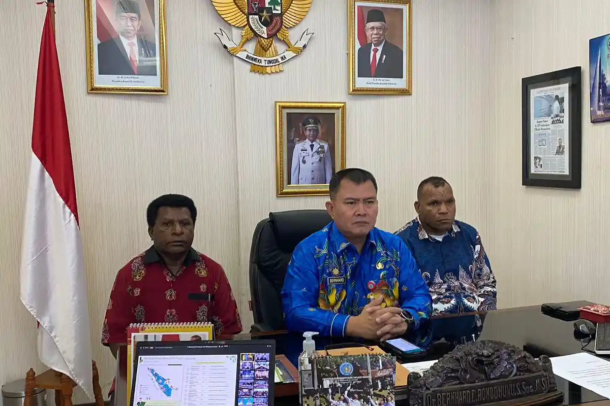 Bernhard Usulkan Empat DOB di Kabupaten Maybrat