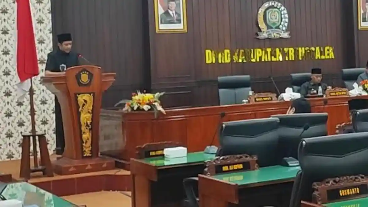 Pada DPRD, Wakil Bupati Trenggalek Jelaskan Alasan Pemkab Harus Ajukan Utang Rp 106 Miliar