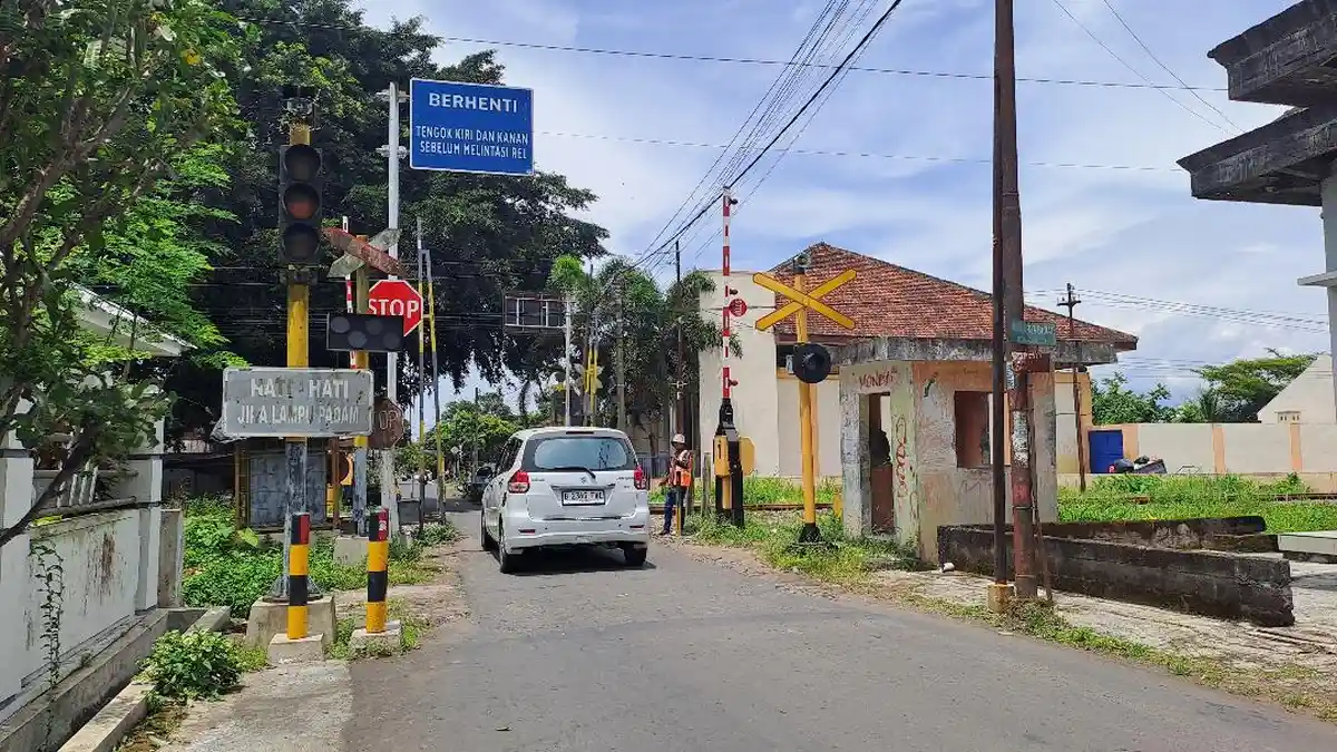19 Perlintasan Sebidang Kereta Api Kabupaten Malang Belum Berpalang Pintu, Dishub Kerahkan Relawan