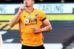 gelandang-bertahan-tim-wolves-leander-dendoncker.jpg