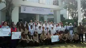 pln-bagi-bagi-beasiswa-dan-bantu-pemasaran-online-umkm_20171027_161706.jpg