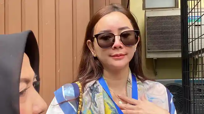 Gosip dengan Ridwan Kamil Beredar, Aura Kasih dan Lisa Mariana Saling Sapa di Instagram