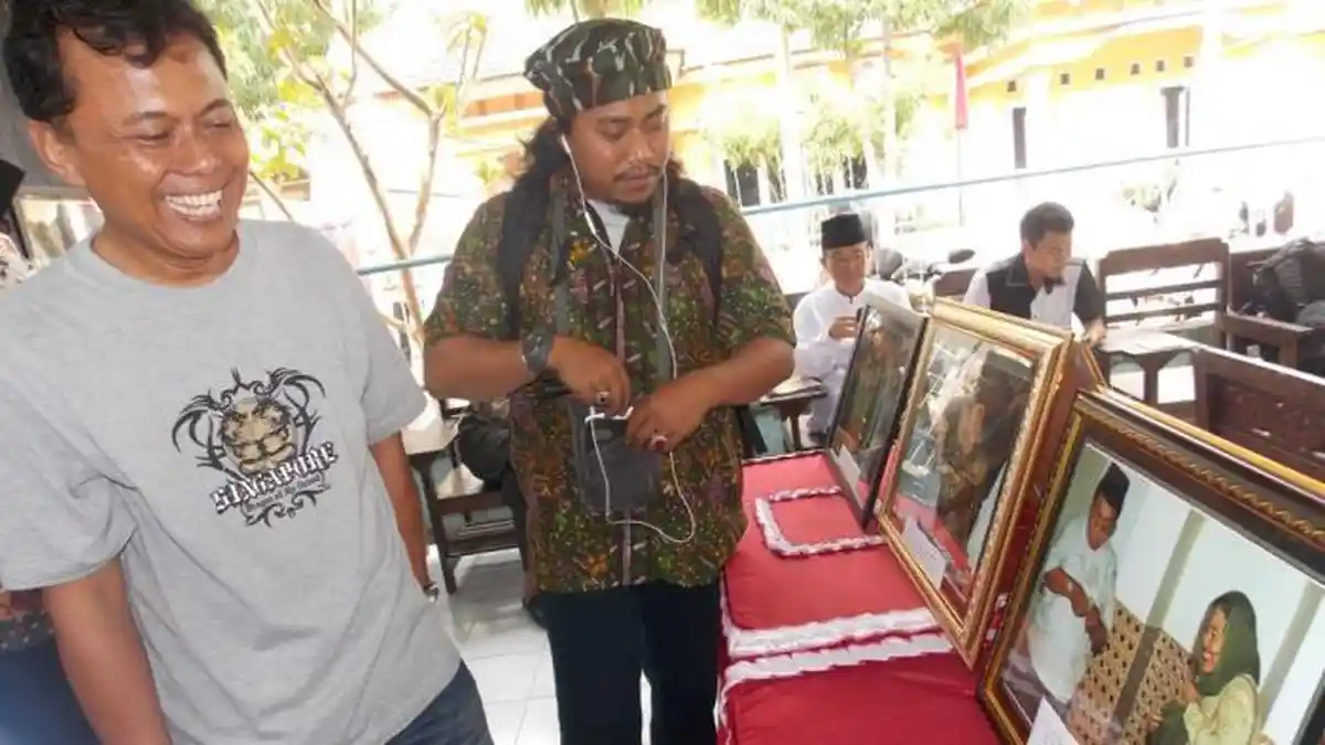 Foto Gus Dur Pamerkan Uang Rp 5.000 ke Megawati Ada di Muktamar NU