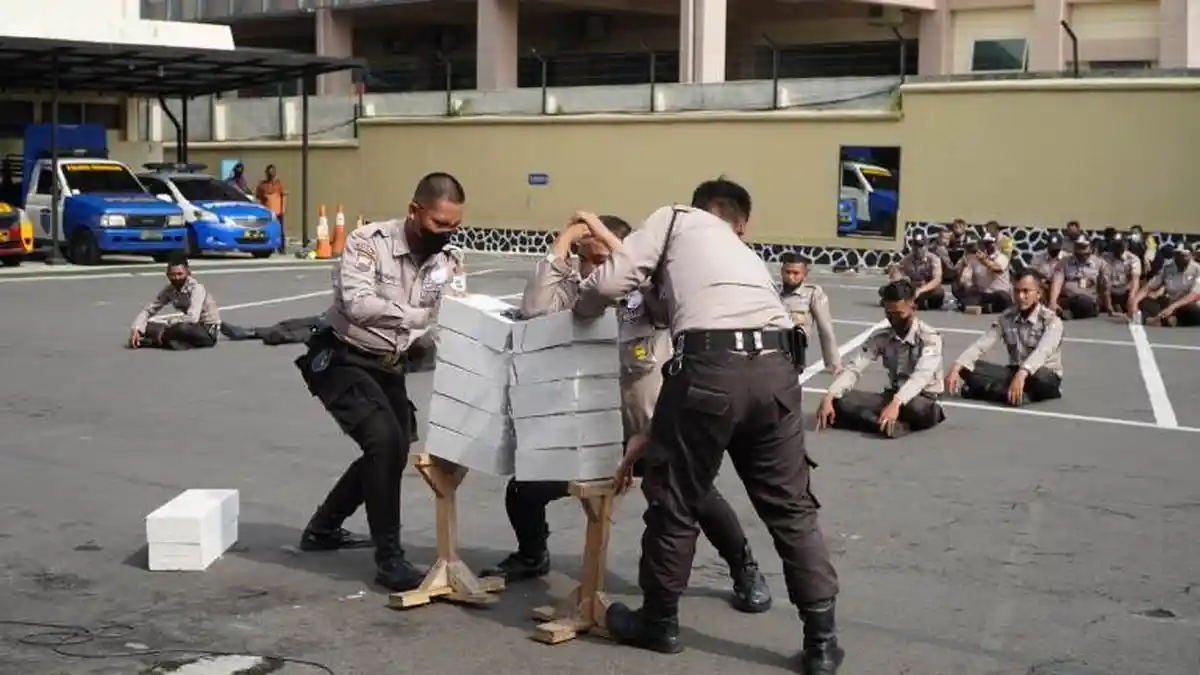 Peringati HUT Satpam Ke 41, Satbinmas Polres Semarang Gelar Upacara dan Peragaan Atraktif