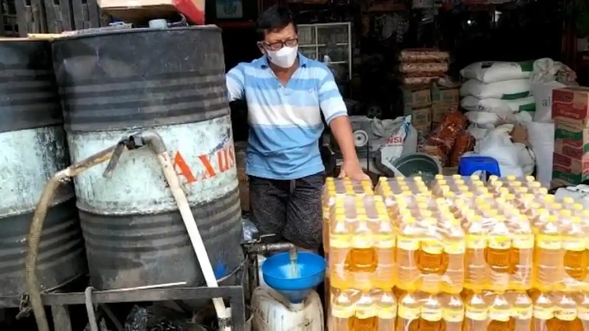 Pedagang Masih Keluhkan Kelangkaan Minyak Curah di Batang