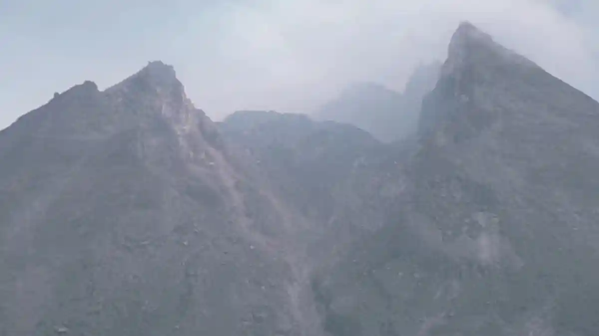 Pengakuan Pendaki Nekat ke Puncak Gunung Merapi, Berbahaya Videokan Guguran Batu Sebesar Gedung