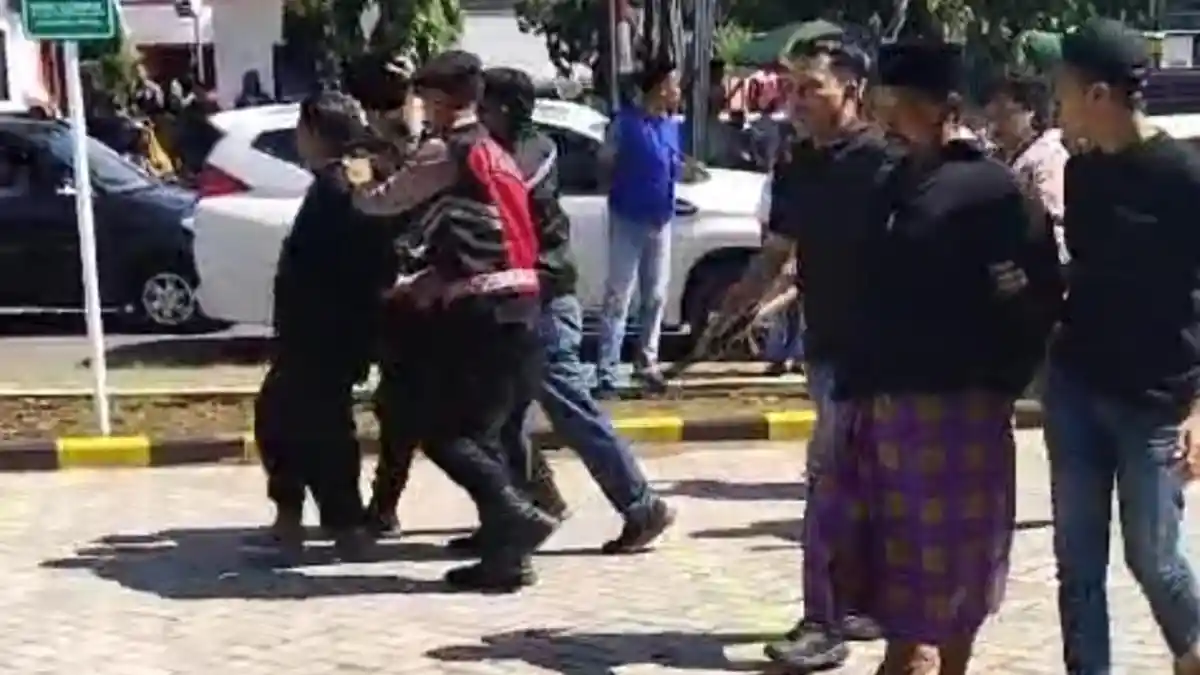 Madura Terpopuler: Opening Mie Gacoan Bangkalan Ricuh hingga Imbas Penyegelan SDN 2 Buddan