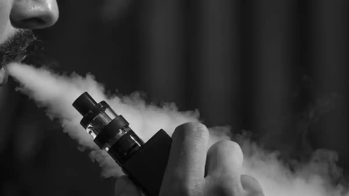 Apa Itu HexOhm? Sejarah Rokok Elektrik dan Istilah Vape