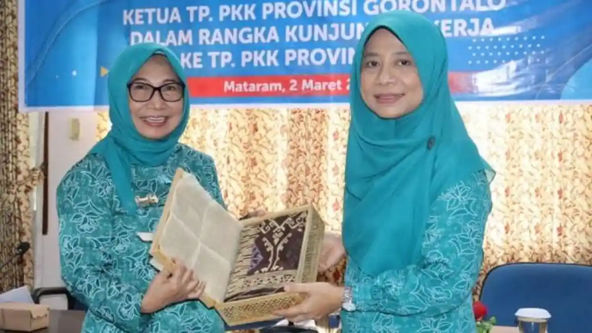 TP PKK Gorontalo Studi Tiru Pola Asuh di NTB