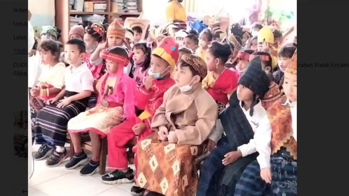 HUT Kartini, Guru dan Anak TK Maria Ferari Maumere, Kompak Kenakan Busana Adat