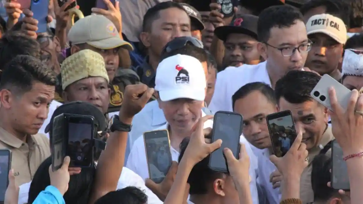 Khoiriyah Bersyukur Bisa Salaman dengan Putra Jokowi meski Kehilangan HP Saat Berdesakan - Tribunlampung.co.id