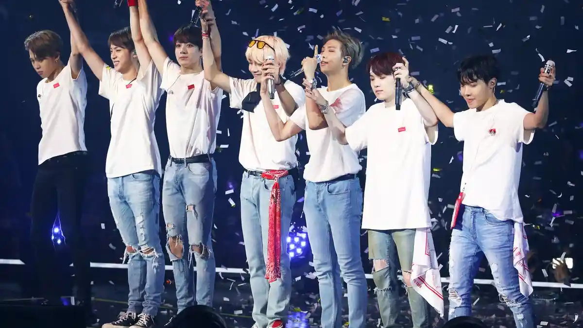 Tak Sekadar Romansa Anak Muda, Inilah 10 Lagu BTS yang Miliki Makna dan Pesan Sosial yang Mendalam