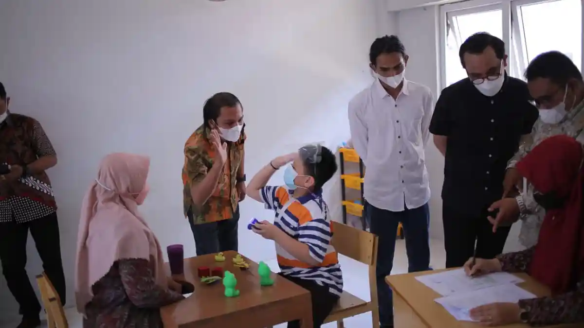 Disdik Aceh Pantau Terapi Autis oleh Tim Terapis dan Dokter ke SLB Banda Aceh dan Aceh Besar