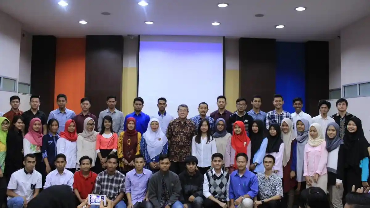 Kampus UEU Gulirkan Beasiswa untuk 250 Mahasiswa