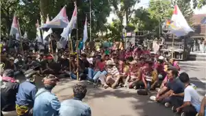 Ribuan-Personel-kecimol-saat-demo-2024.jpg
